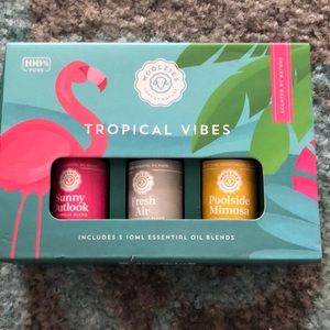 NWT woolzies tropical vibes essential oil blends. 100% pure